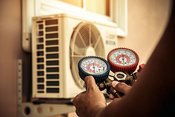 Professional Hvac technician working in Sellersville, PA